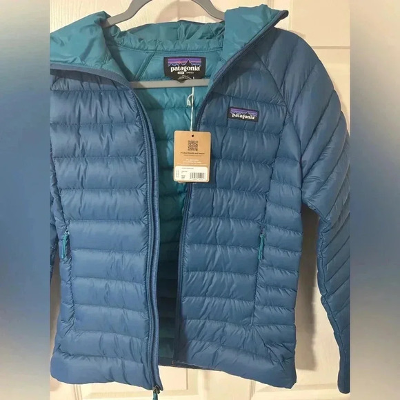 Patagonia Women’s Sweater Hoody - Picture 6 of 6